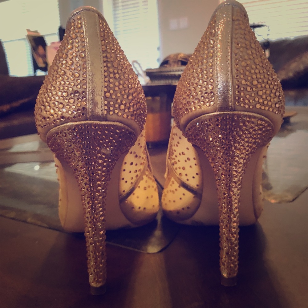Beautiful Jessica Simpson Rose Gold Pumps